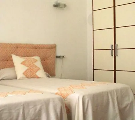 Bed and breakfast The Whale Alguer